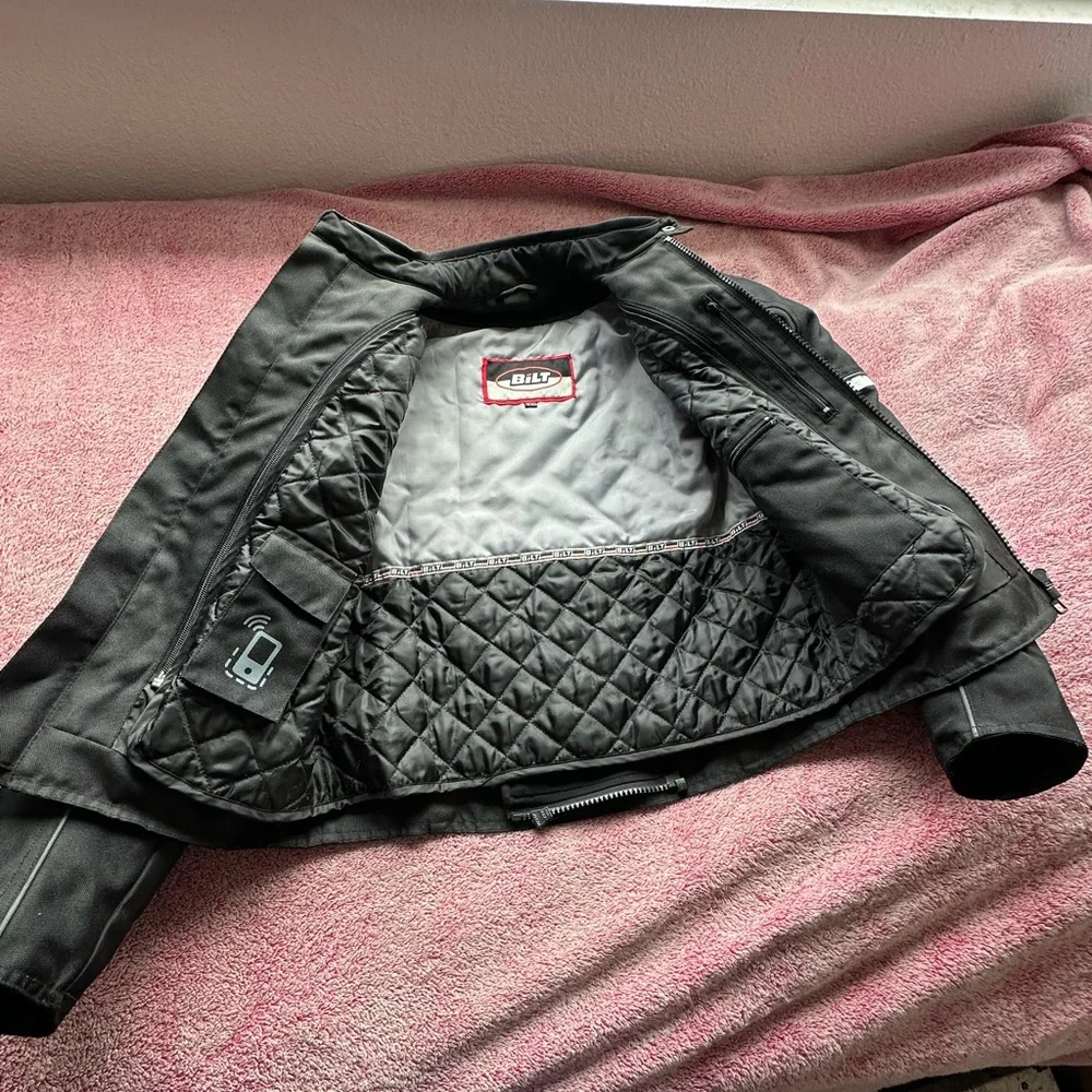 Women’s Motorcycle Jacket - Picture 2 of 3